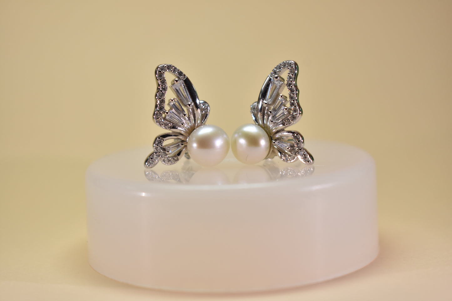 Half Butterfly Pearl Earring