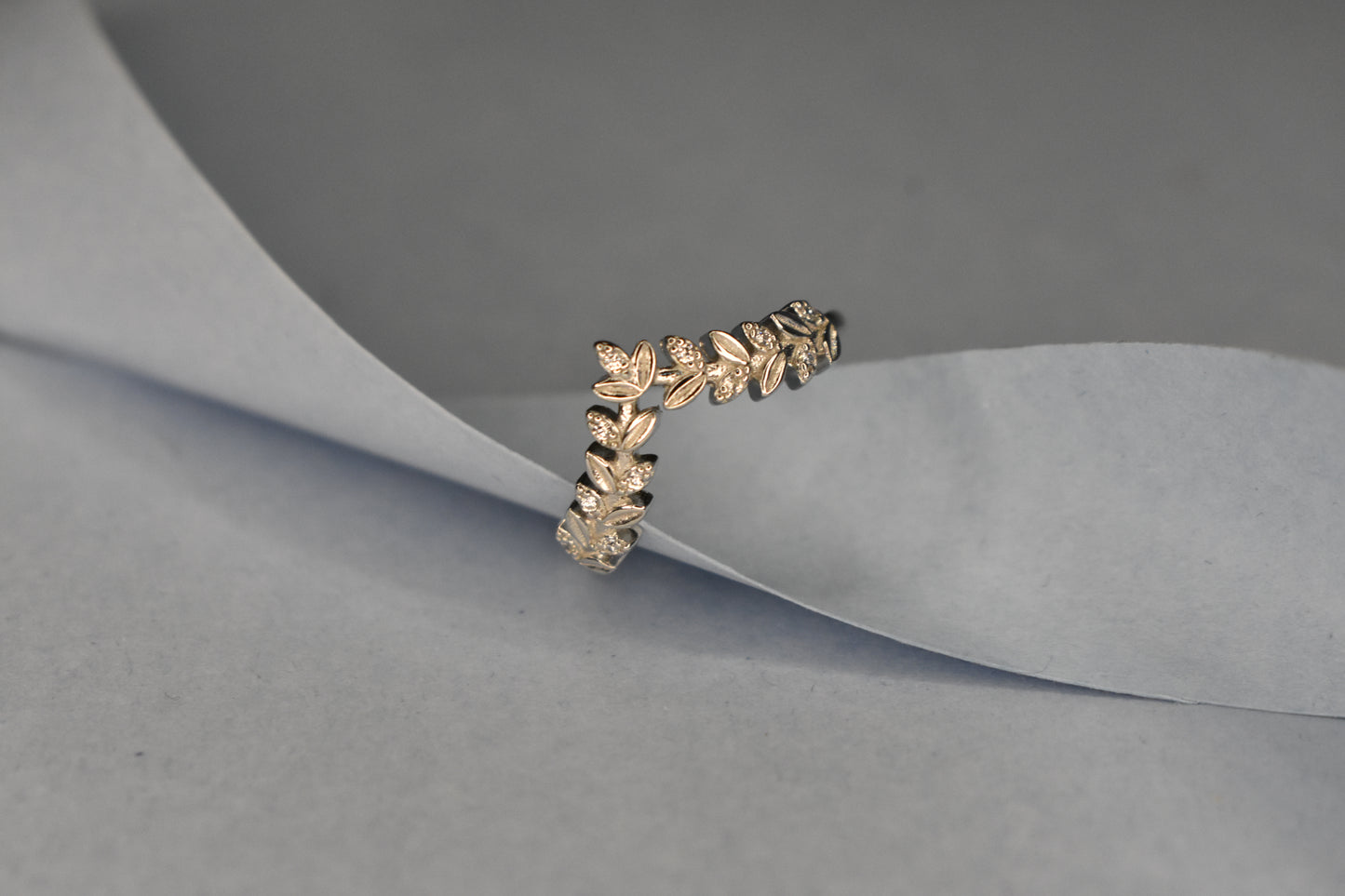 Leaf Detailed Ring