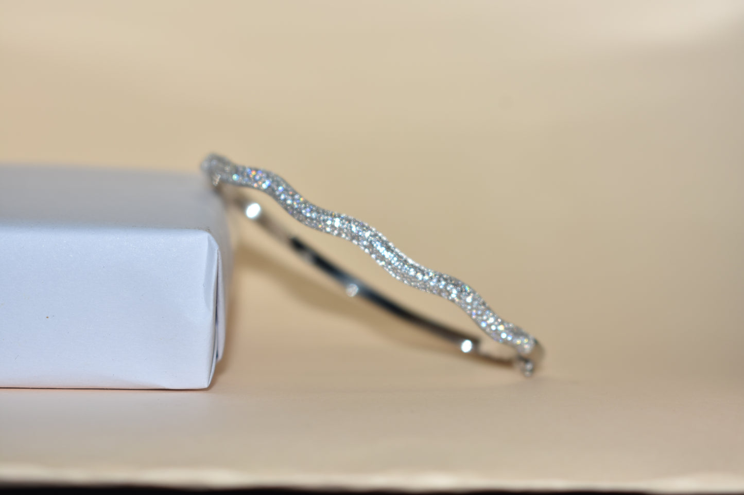 Wavy Kada Bracelet