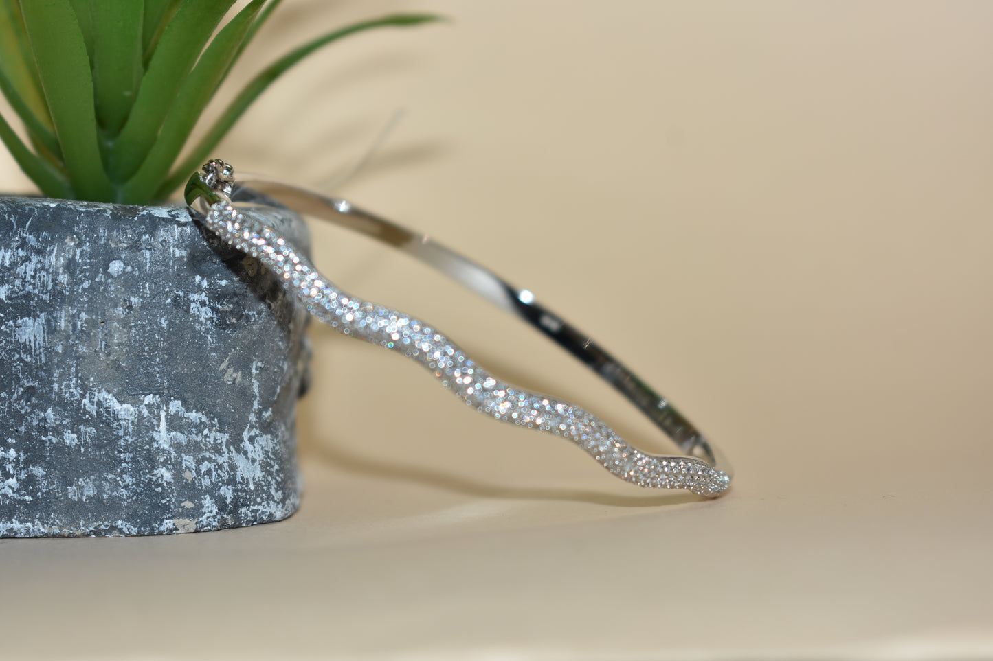 Wavy Kada Bracelet