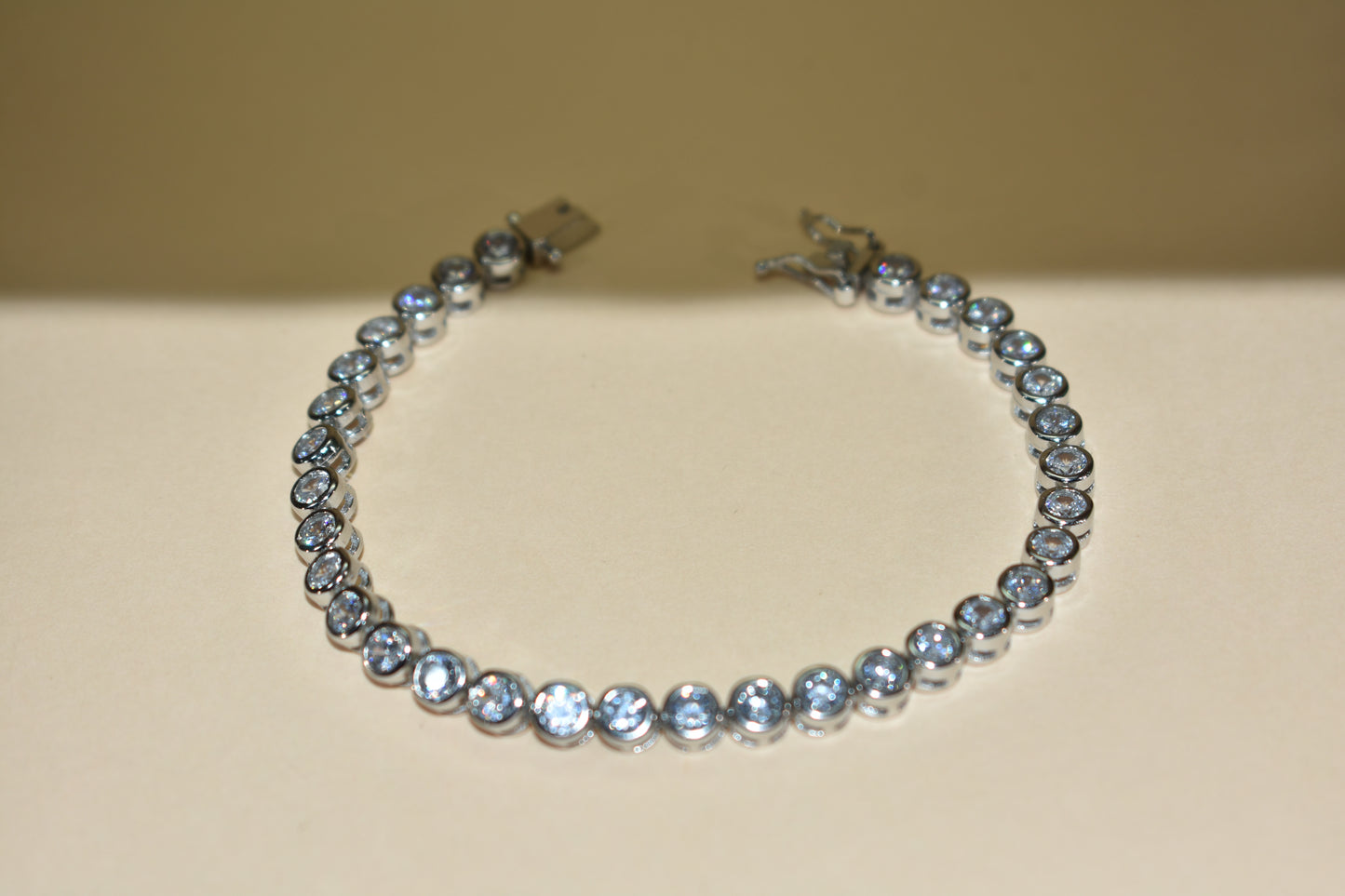 Round Tennis Bracelet