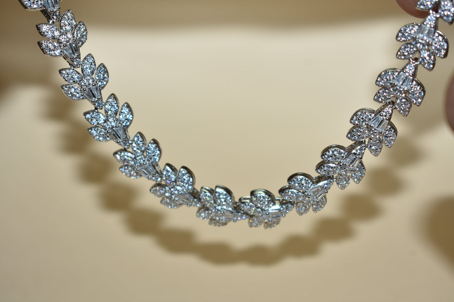 Leaf Detailed Stone Bracelet