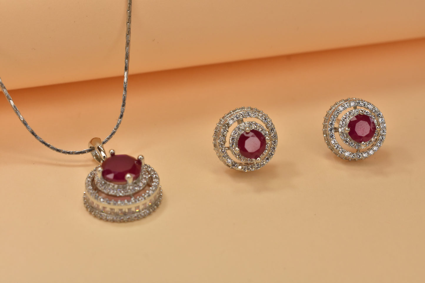 Red Stone Pendant Set with Chain