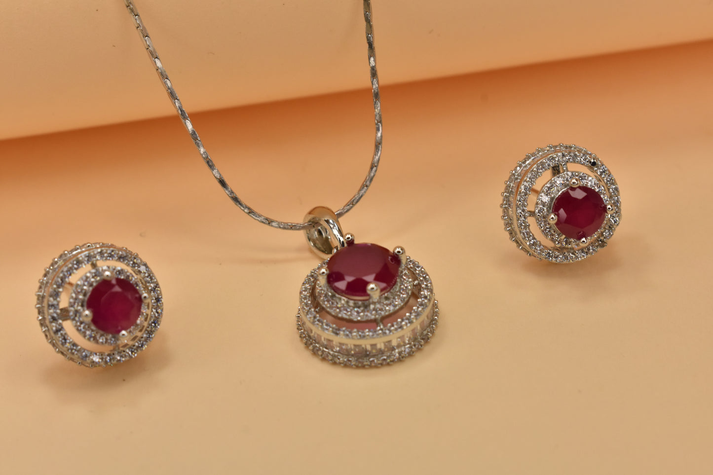 Red Stone Pendant Set with Chain