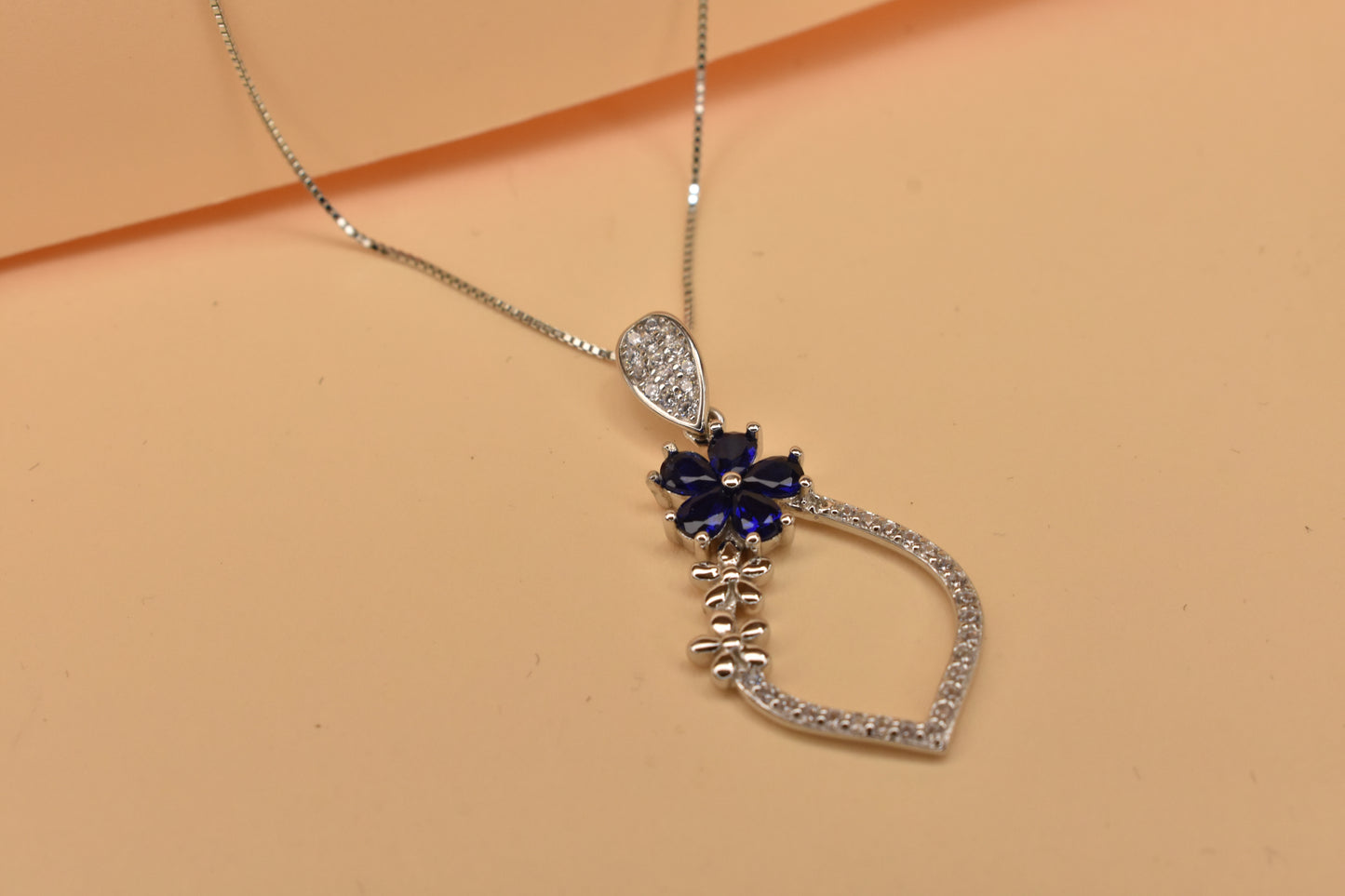 Blue Flower Design Pendant Set