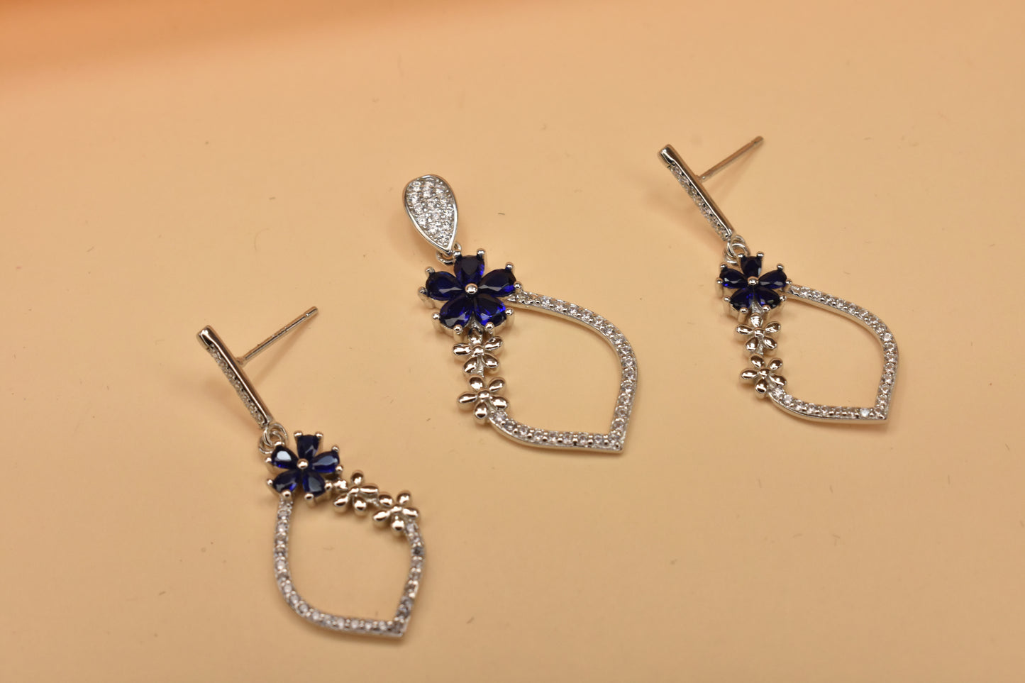 Blue Flower Design Pendant Set