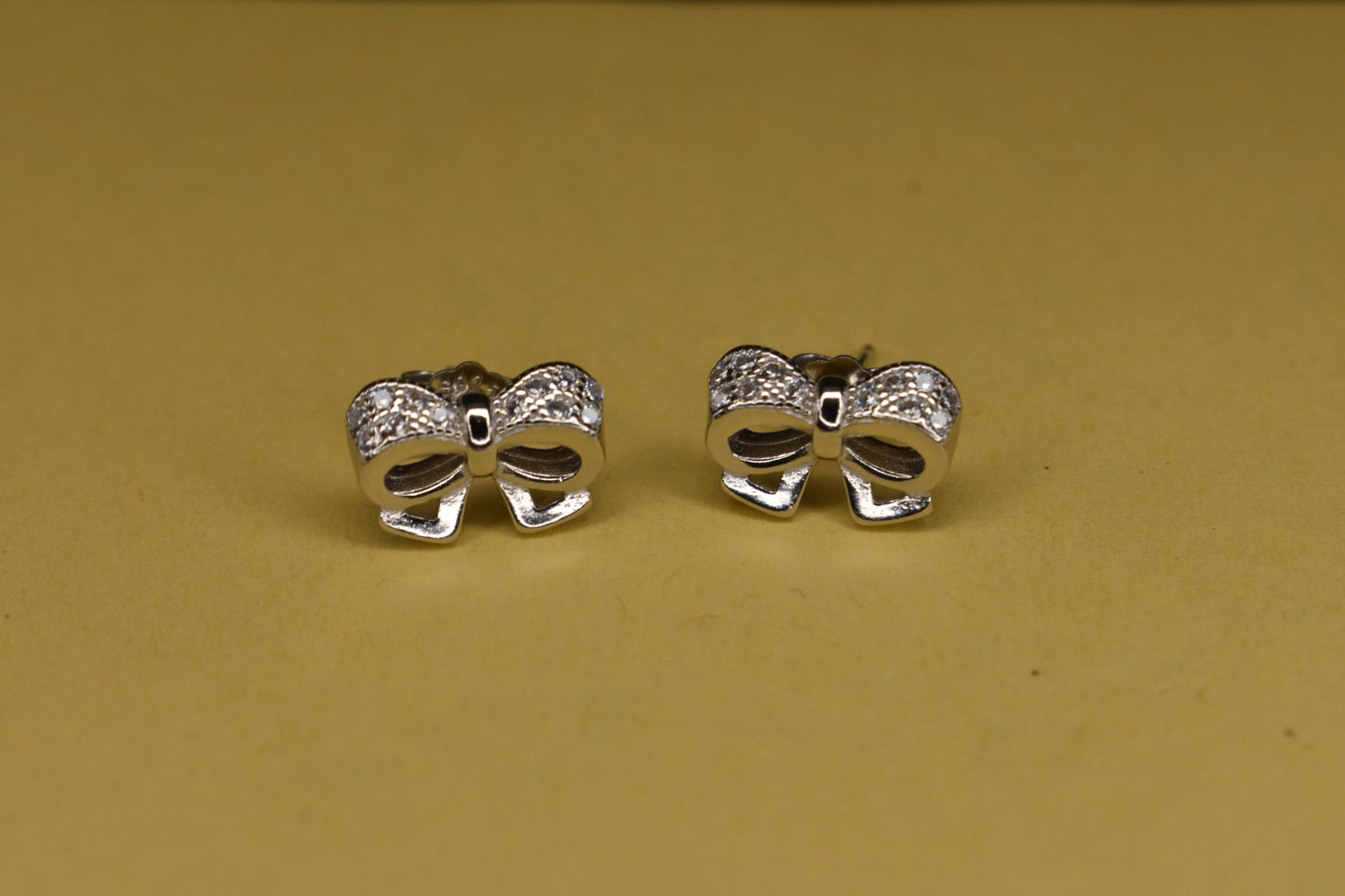 Bow Studded Earring