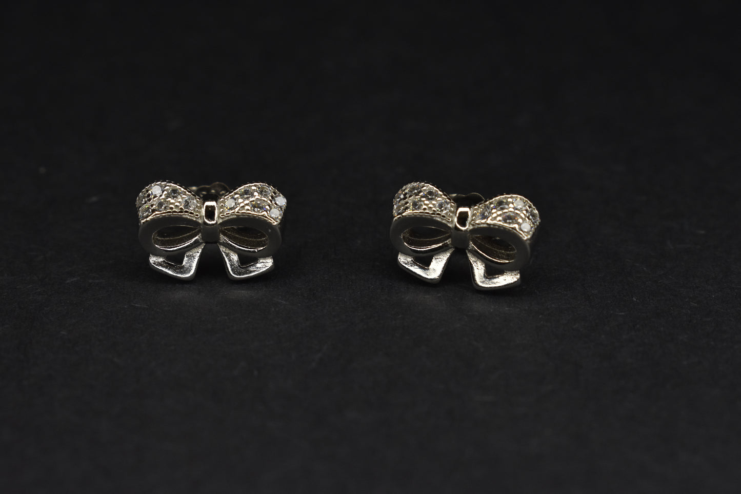 Bow Studded Earring