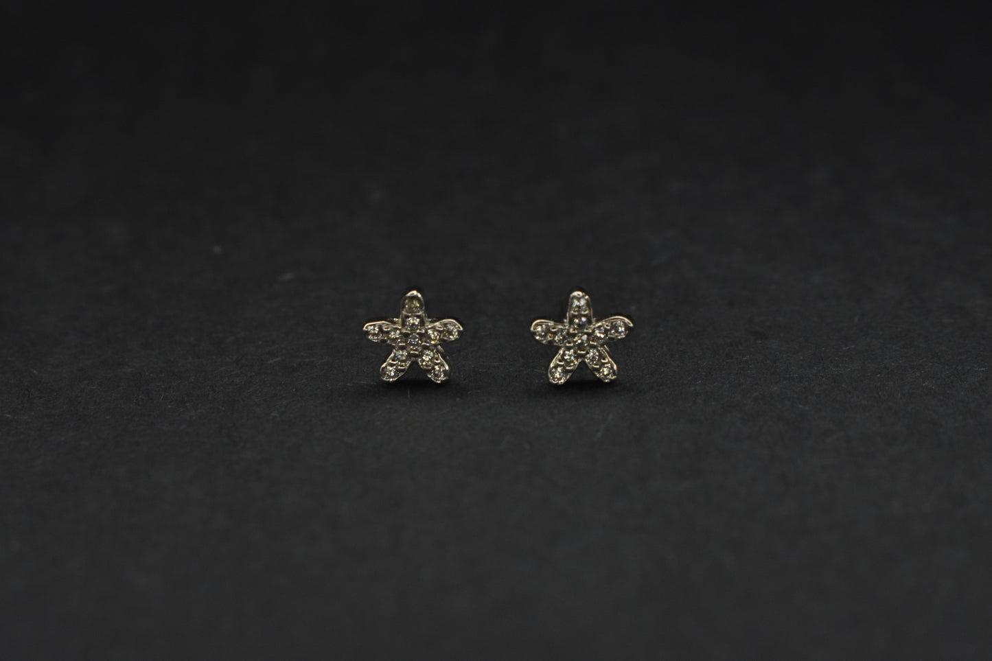 Tiny Flower Earring