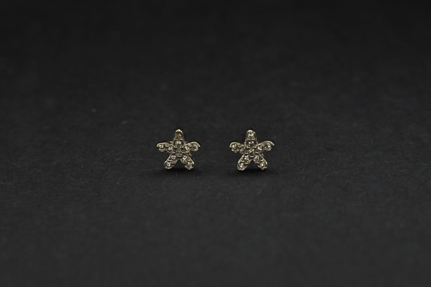 Tiny Flower Earring